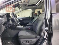 تۆیۆتا ڕاڤ 4